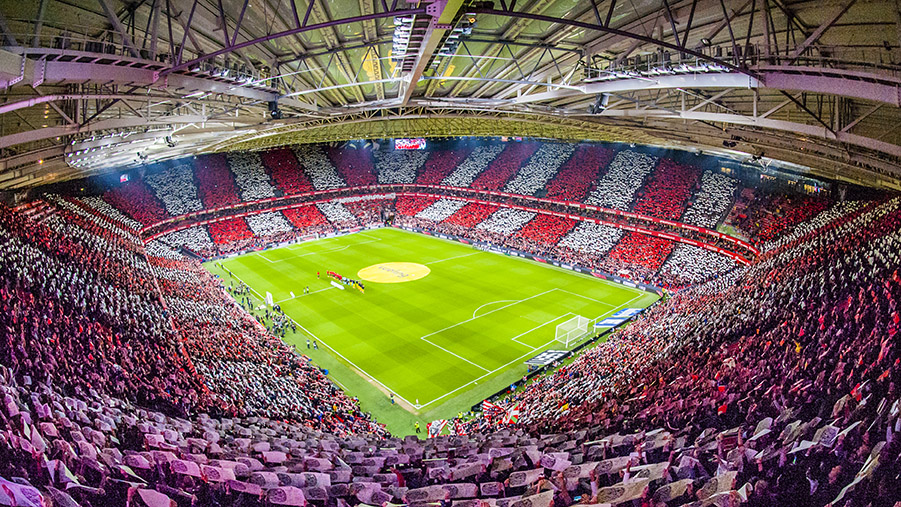 Het San Mamés stadion van Athletic Club Bilbao tijdens een La Liga wedstrijd